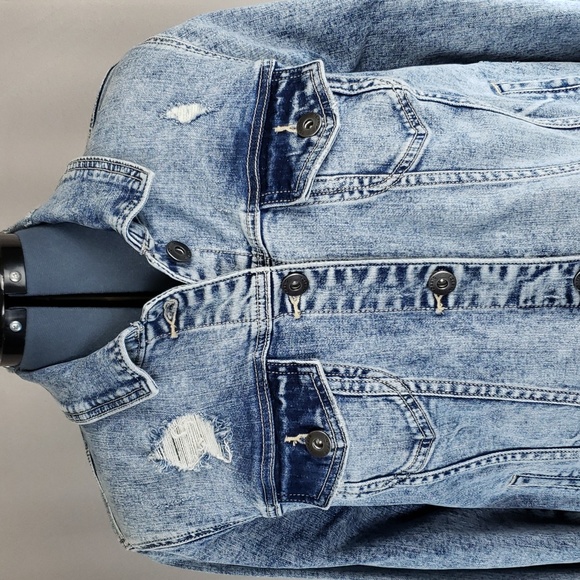 EUC Torrid Light Wash Stretch Denim Jacket  2X - Picture 2 of 8